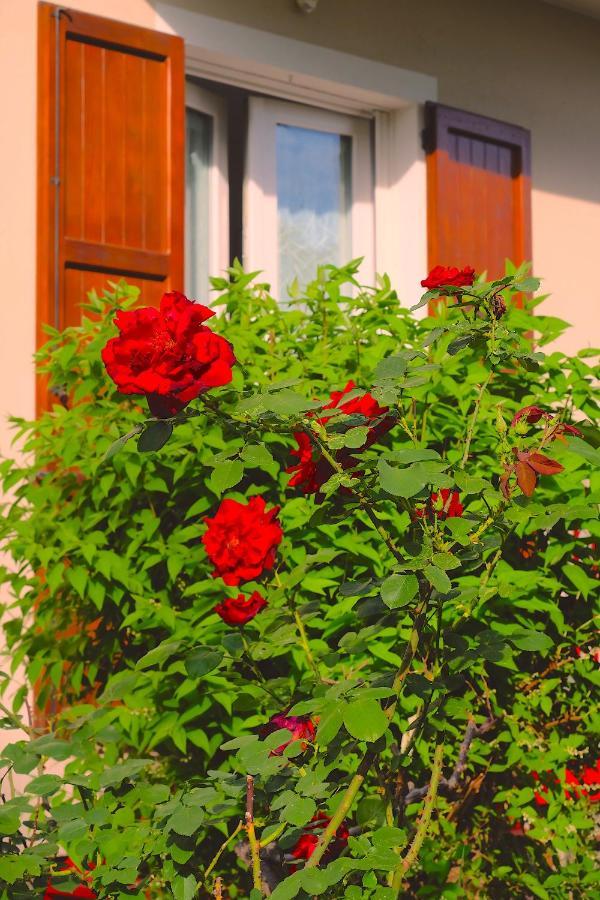 Aria Di Casa B&B Cantù Exterior foto